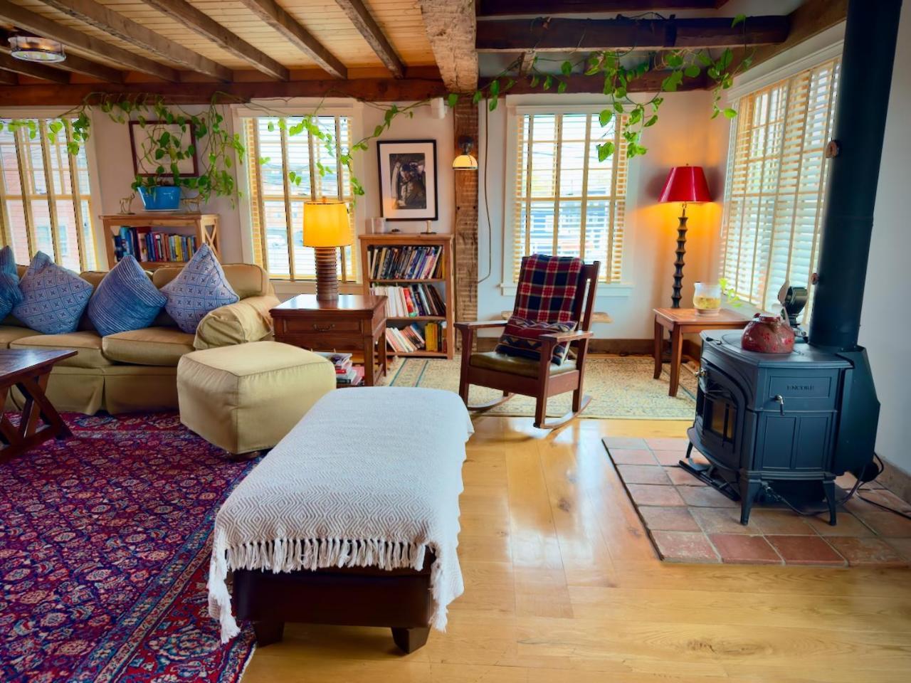 Hotel Magical Post And Beam Loft Downtown Newport! Exterior foto