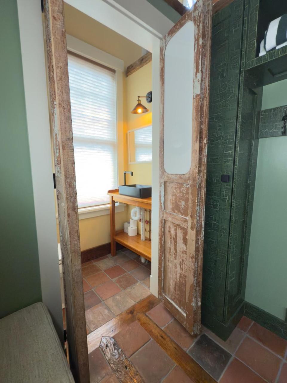 Hotel Magical Post And Beam Loft Downtown Newport! Exterior foto